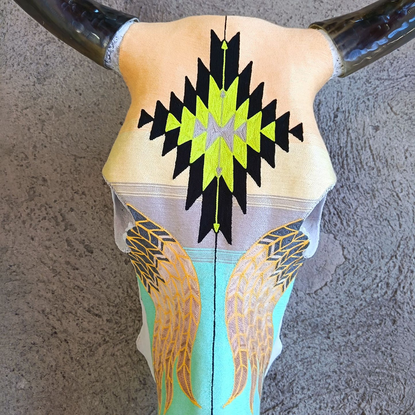 Mexican Folk Art Huichol Yarn Painting on Bull Skull By Alfredo Meraz Reyna PP8915
