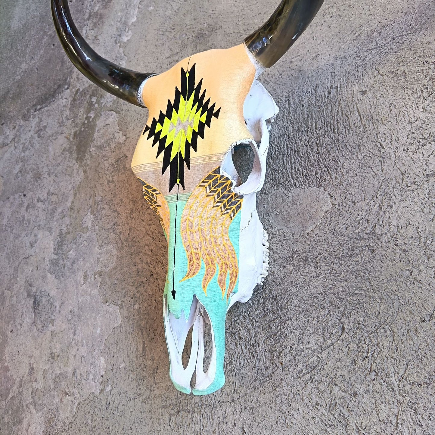 Mexican Folk Art Huichol Yarn Painting on Bull Skull By Alfredo Meraz Reyna PP8915