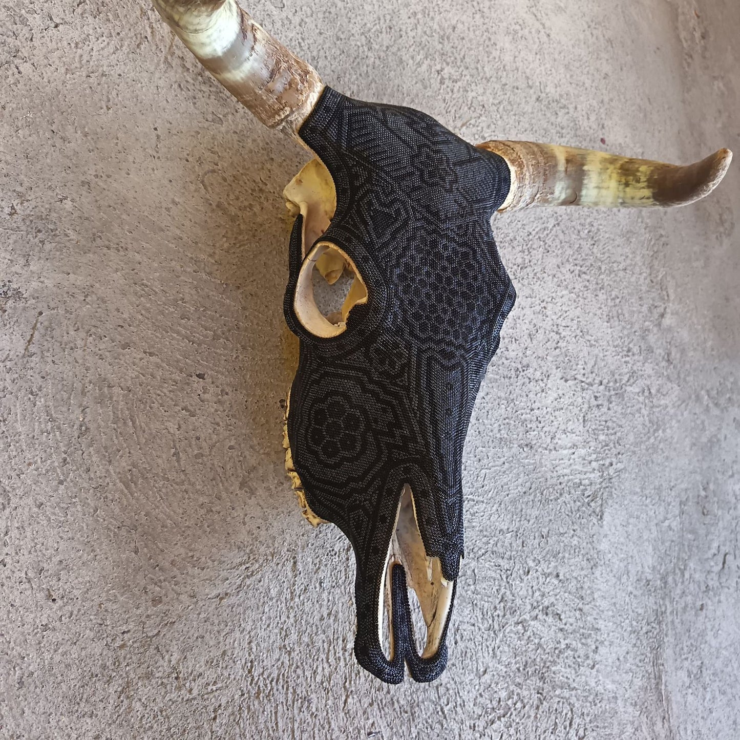 Huichol Bead Art Mexican Folk Art, Bull Skull By Mayola Villa Lopez PP9005