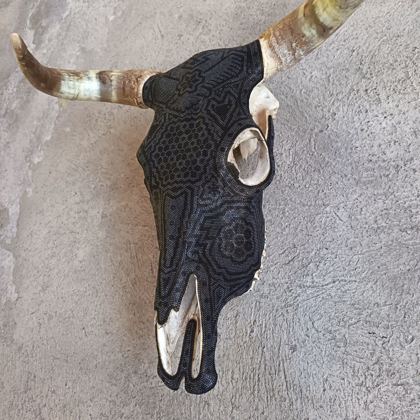 Huichol Bead Art Mexican Folk Art, Bull Skull By Mayola Villa Lopez PP9005