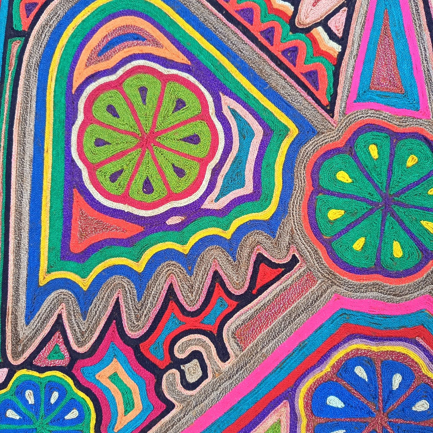 Huichol Indian Mexican Folk Art Yarn Painting by Jesus Jimenez PP9014