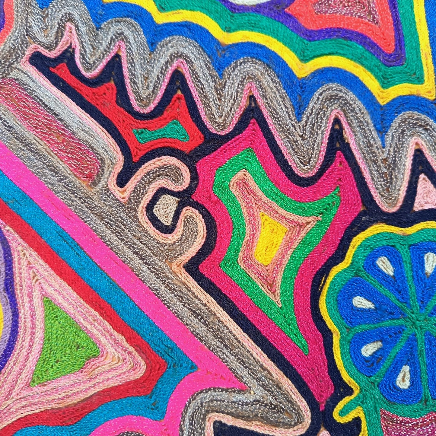 Huichol Indian Mexican Folk Art Yarn Painting by Jesus Jimenez PP9014