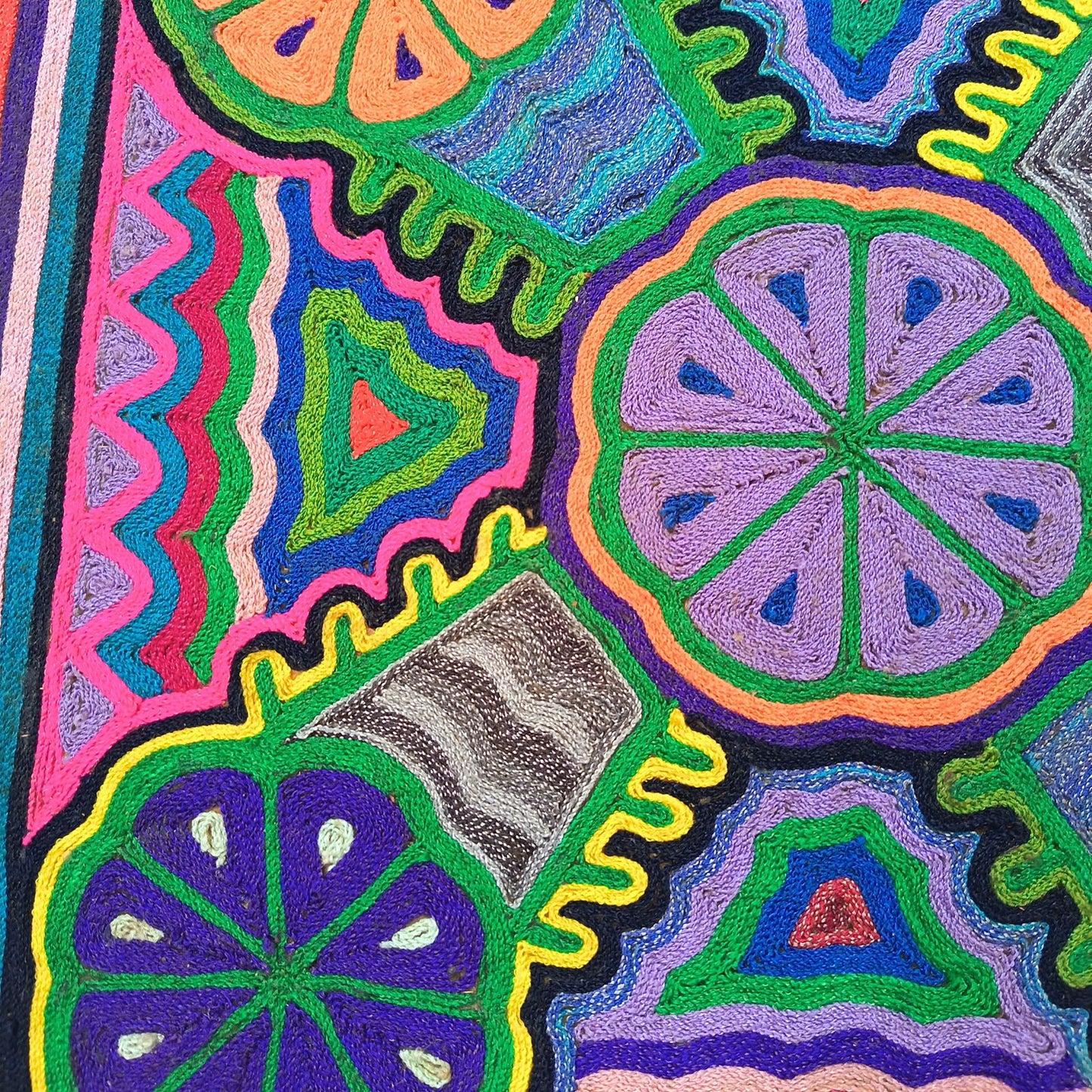 Huichol Indian Mexican Folk Art Yarn Painting by Jesus Jimenez PP9015