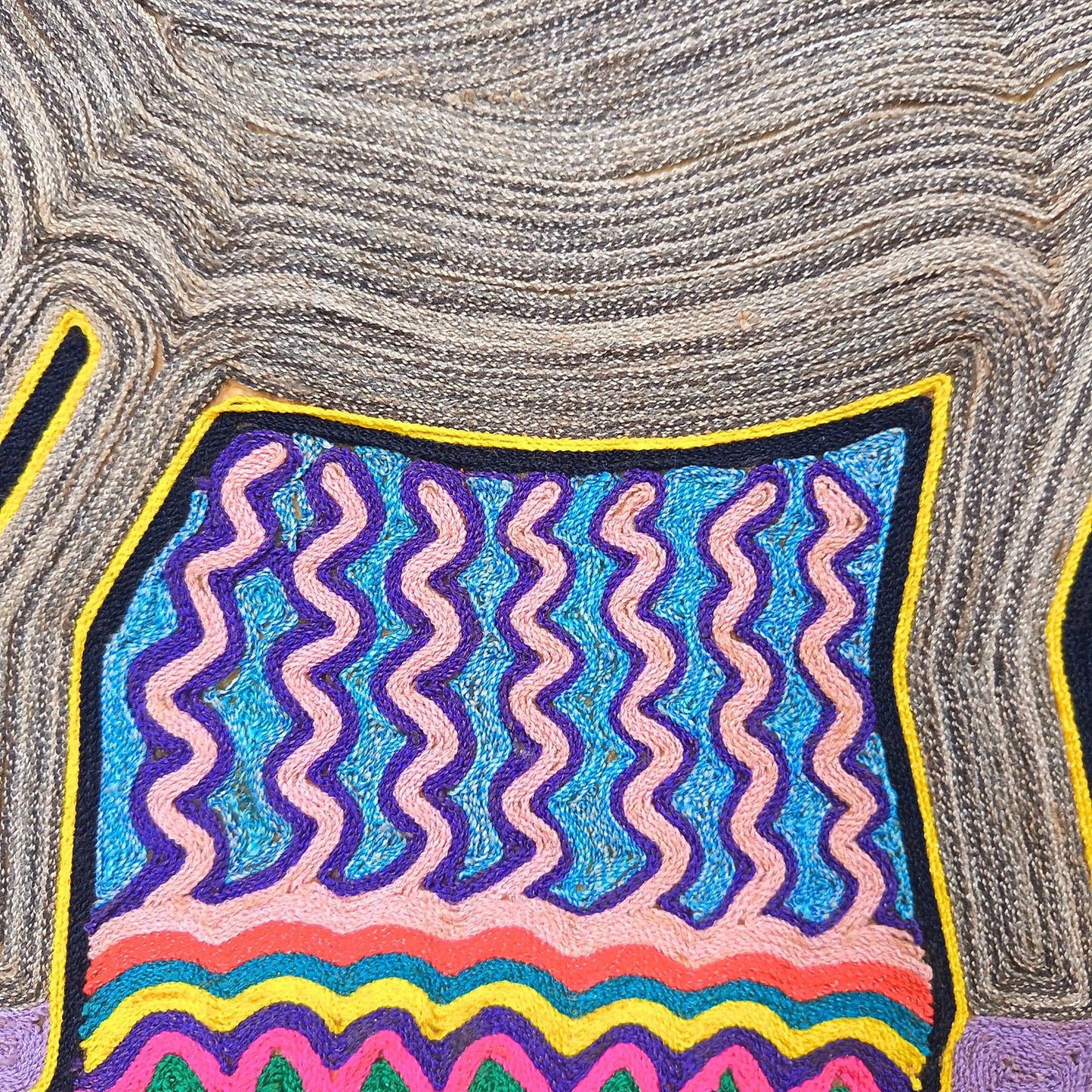 Huichol Indian Mexican Folk Art Yarn Painting by Jesus Jimenez PP9017