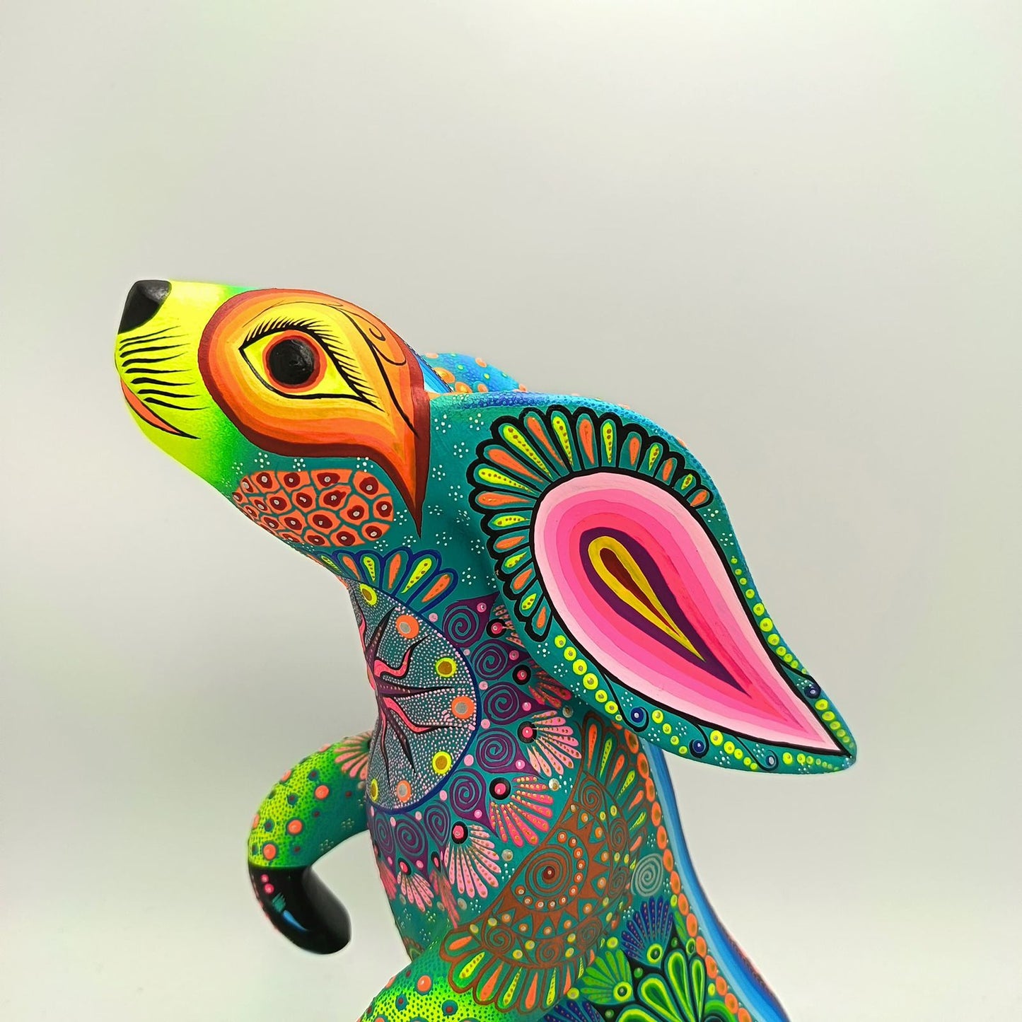 Mexican Folk Art Oaxacan Wood Carving Hand Made, Rabbit By Luis Sosa PP9036
