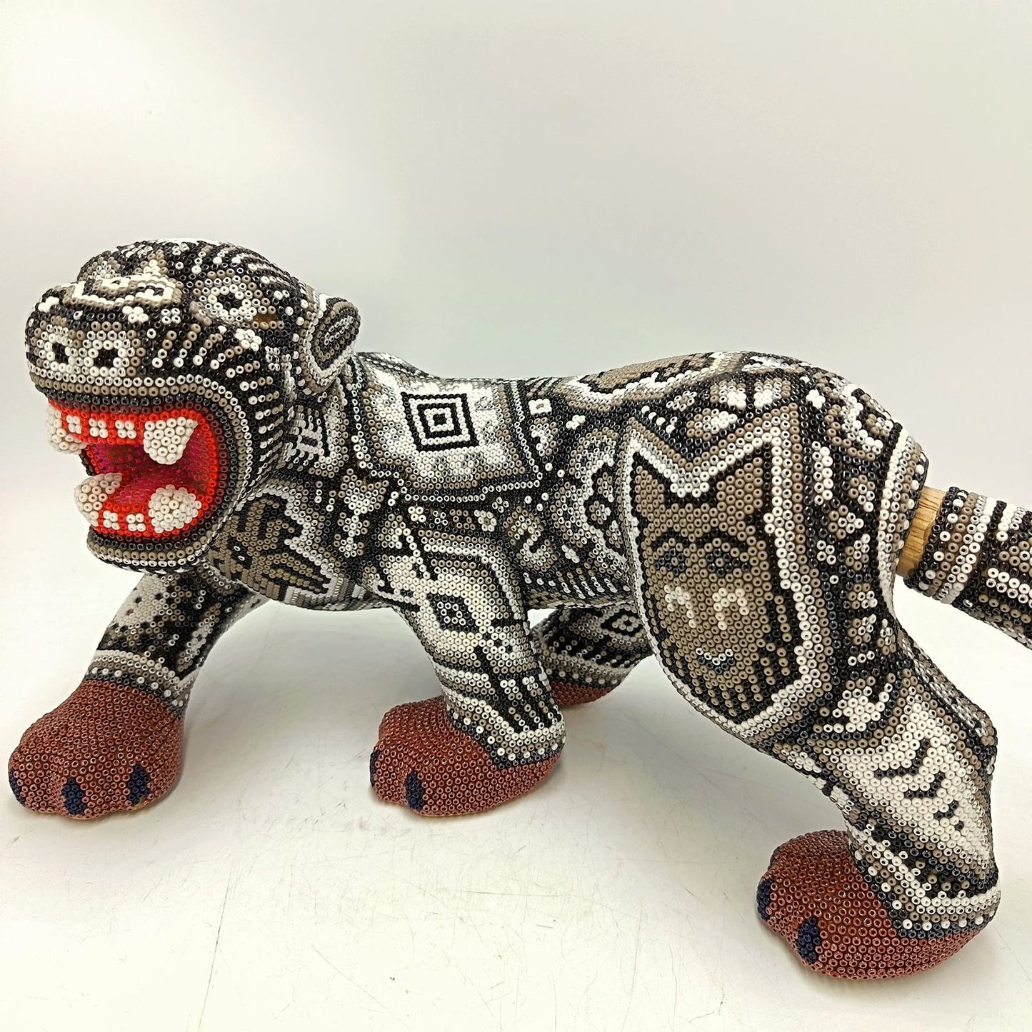 Mexican Huichol Hand Beaded Art, Jaguar By Isandro Villa Lopez PP9101 Oaxaca
