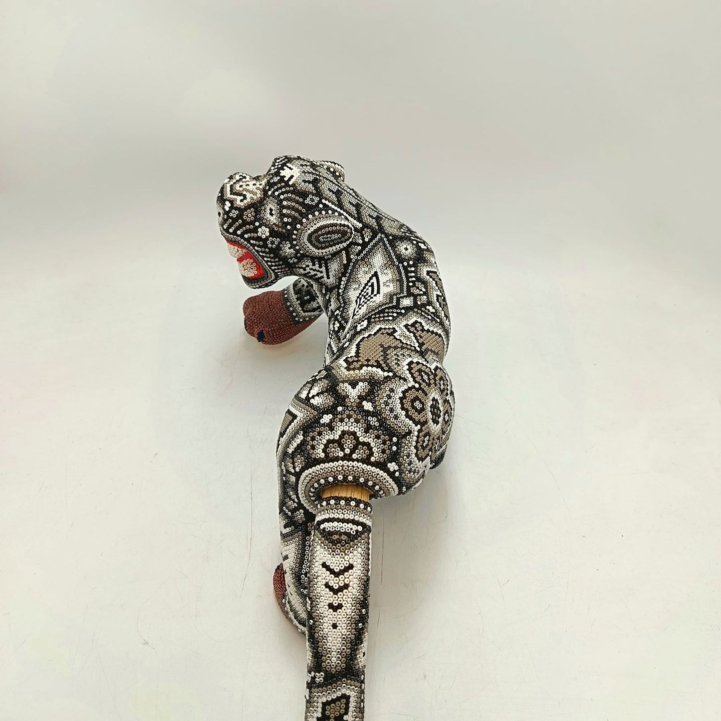 Mexican Huichol Hand Beaded Art, Jaguar By Isandro Villa Lopez PP9101 Oaxaca