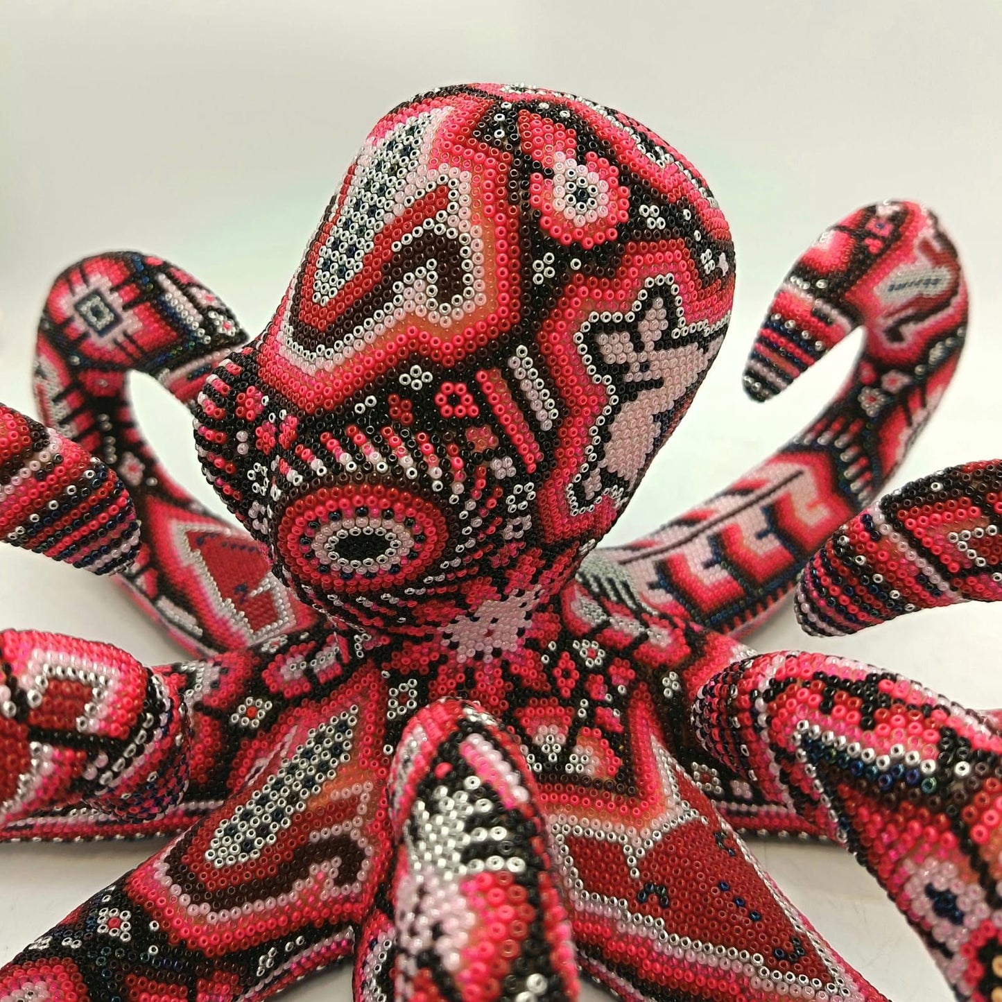 Mexican Huichol Hand Beaded Art, Octopus By Isandro Villa Lopez PP9103