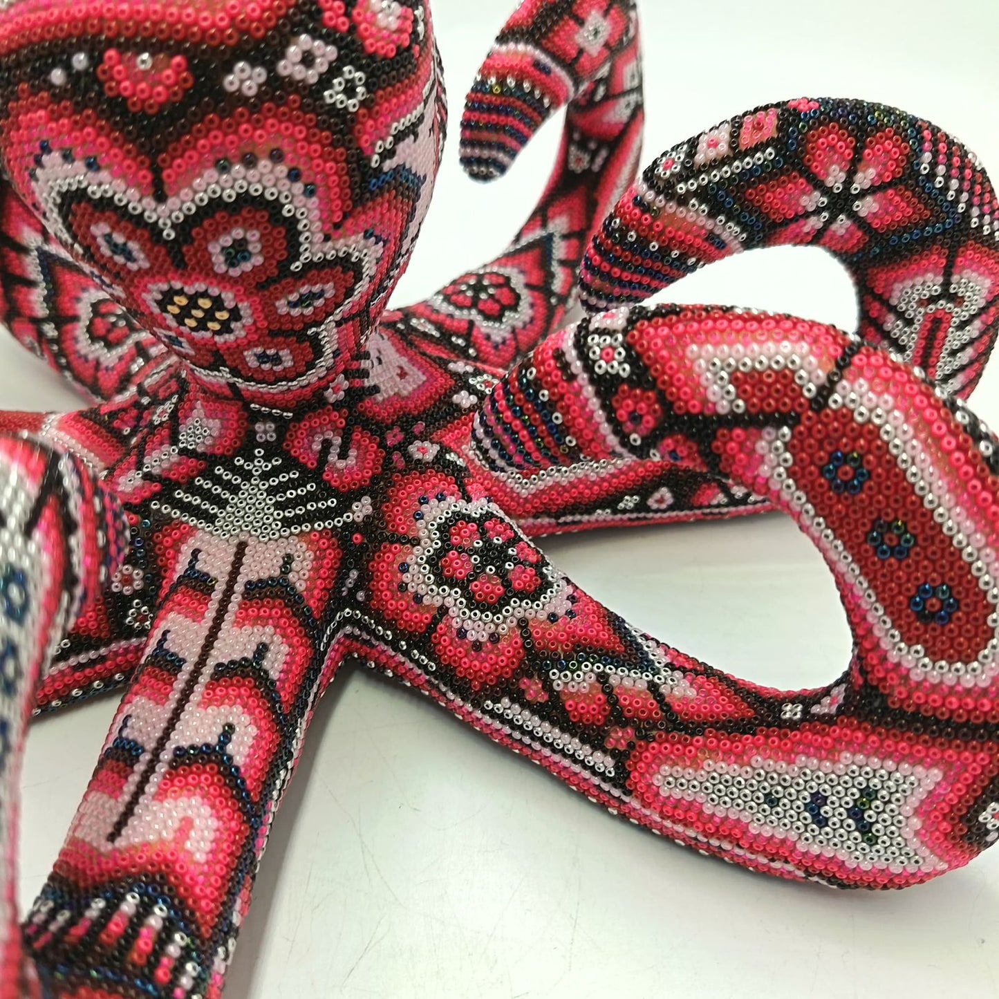 Mexican Huichol Hand Beaded Art, Octopus By Isandro Villa Lopez PP9103
