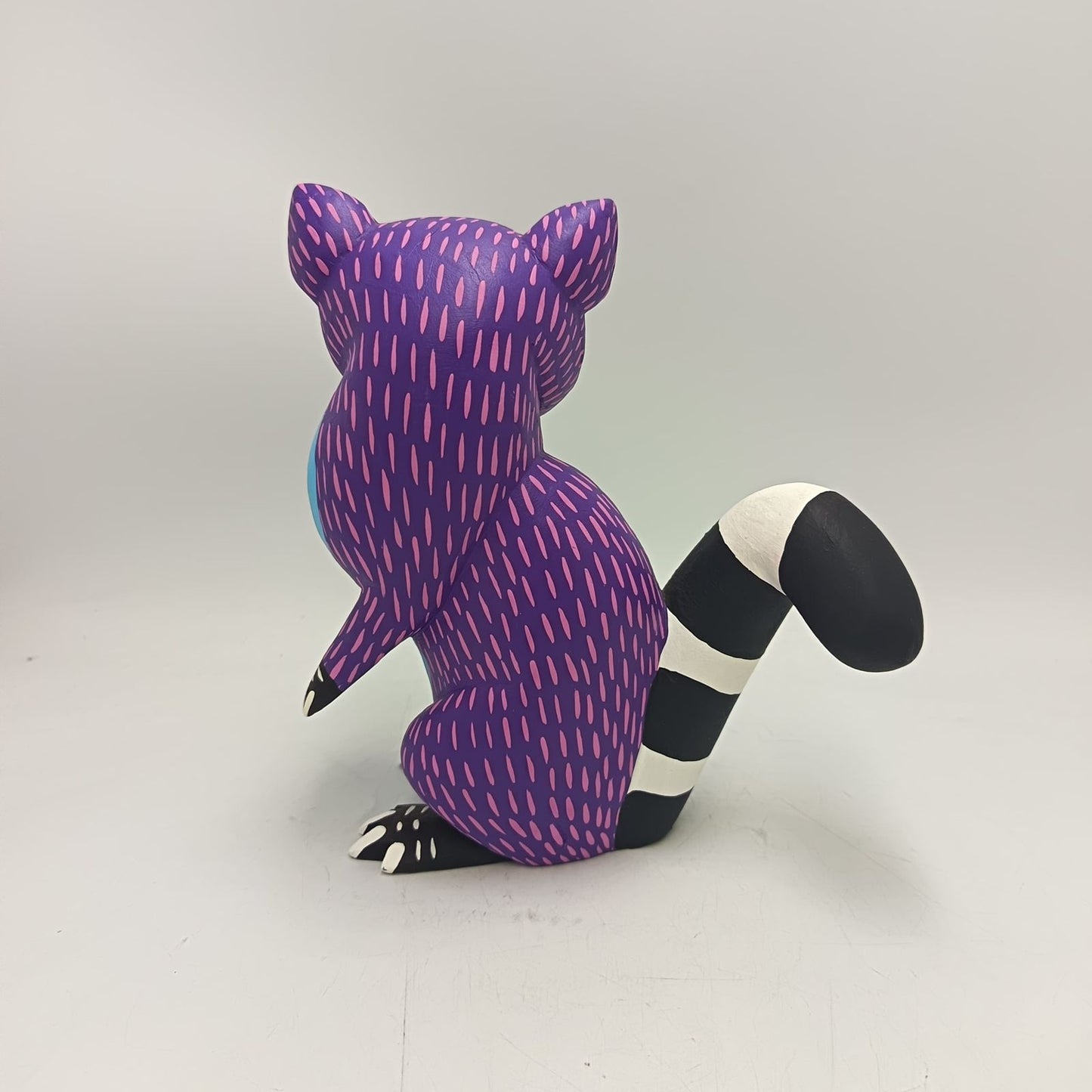Oaxacan Wood Carving Hand Made, Lemur By Armando Jimenez PP9154