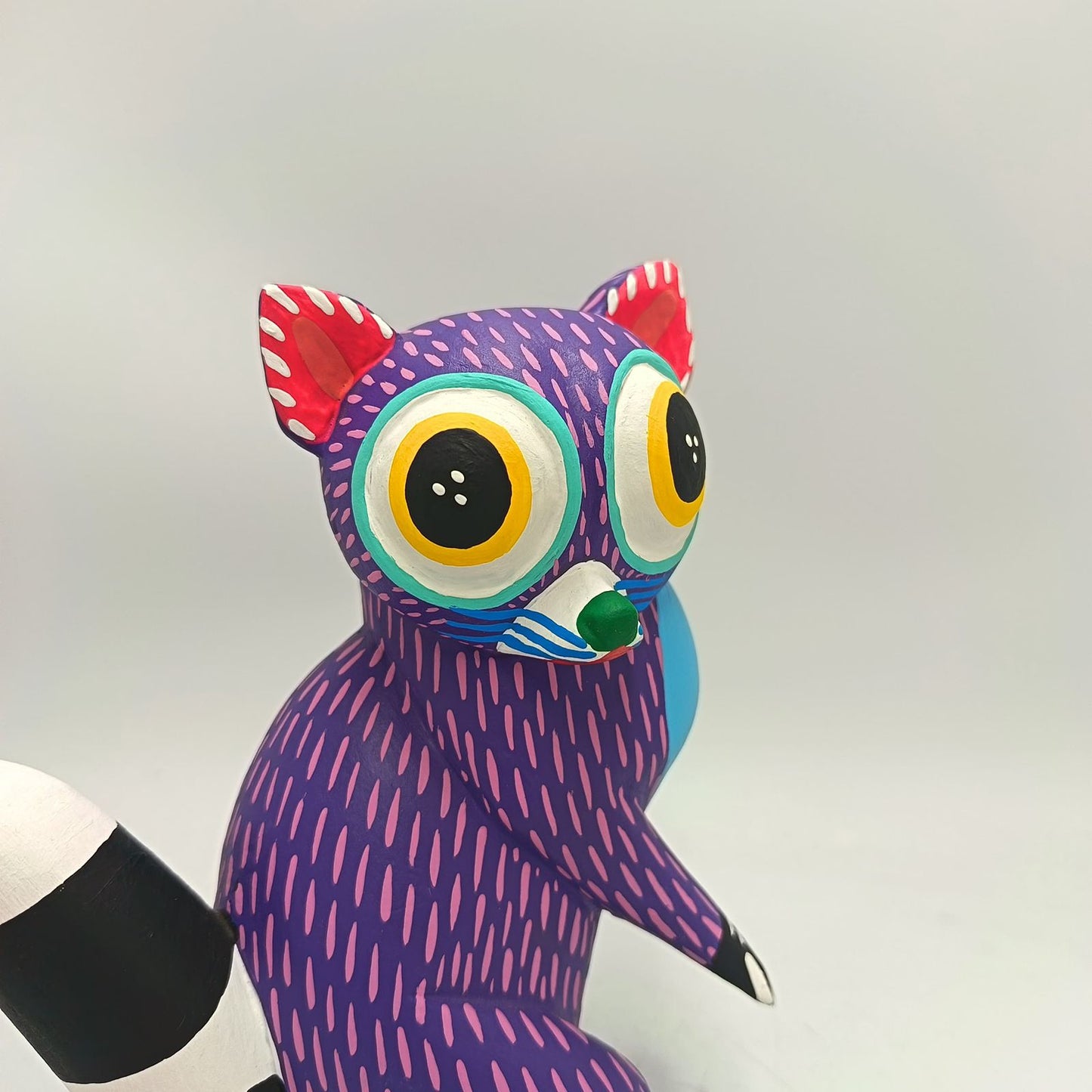 Oaxacan Wood Carving Hand Made, Lemur By Armando Jimenez PP9154