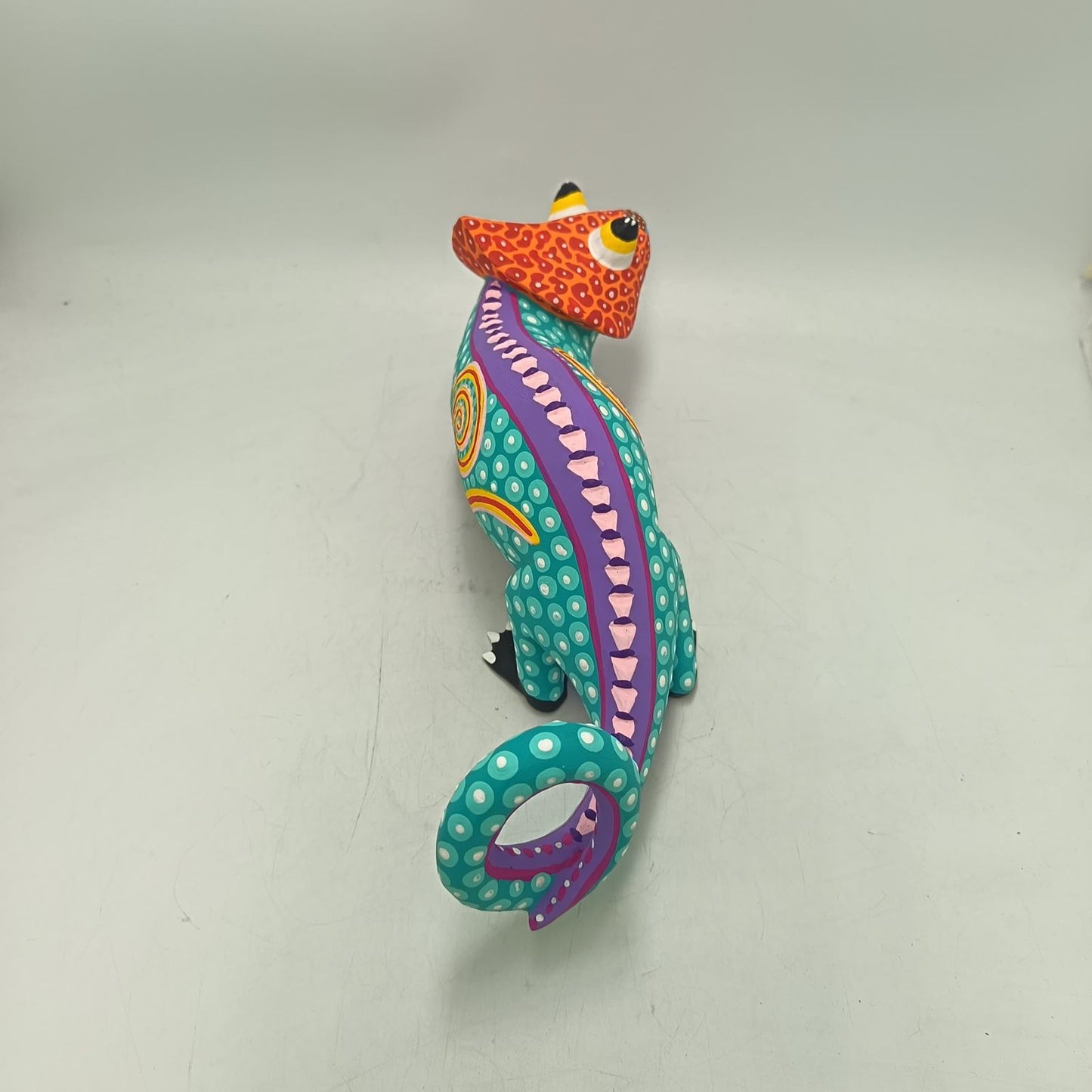 Oaxacan Wood Carving Hand Made, Chameleon By Armando Jimenez PP9155