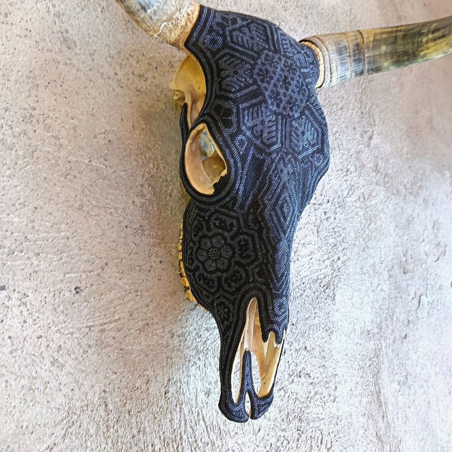 Huichol Bead Art Mexican Folk Art, Bull Skull By Mayola Villa Lopez PP9188