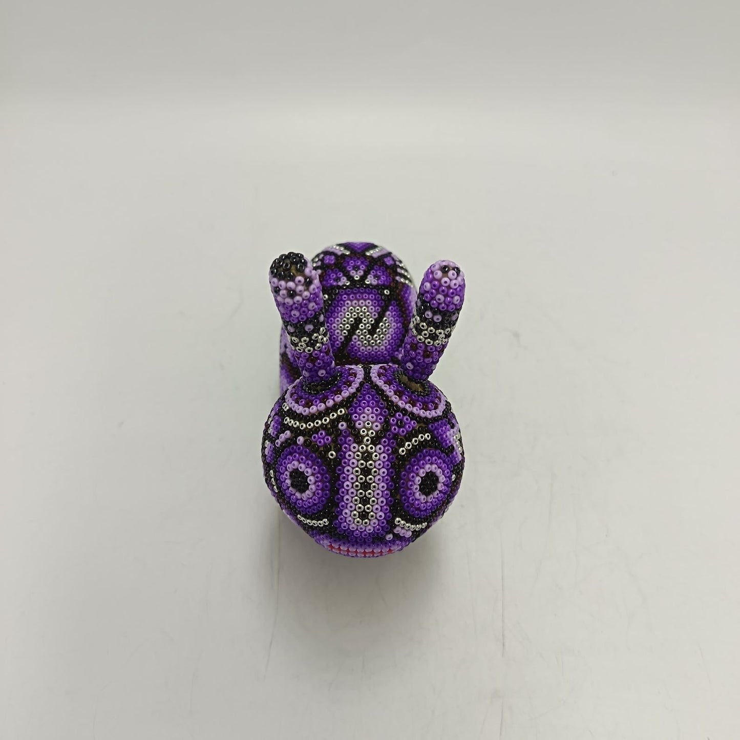 Mexican Huichol Hand Beaded Art, Caterpillar By Isandro Villa Lopez PP9233