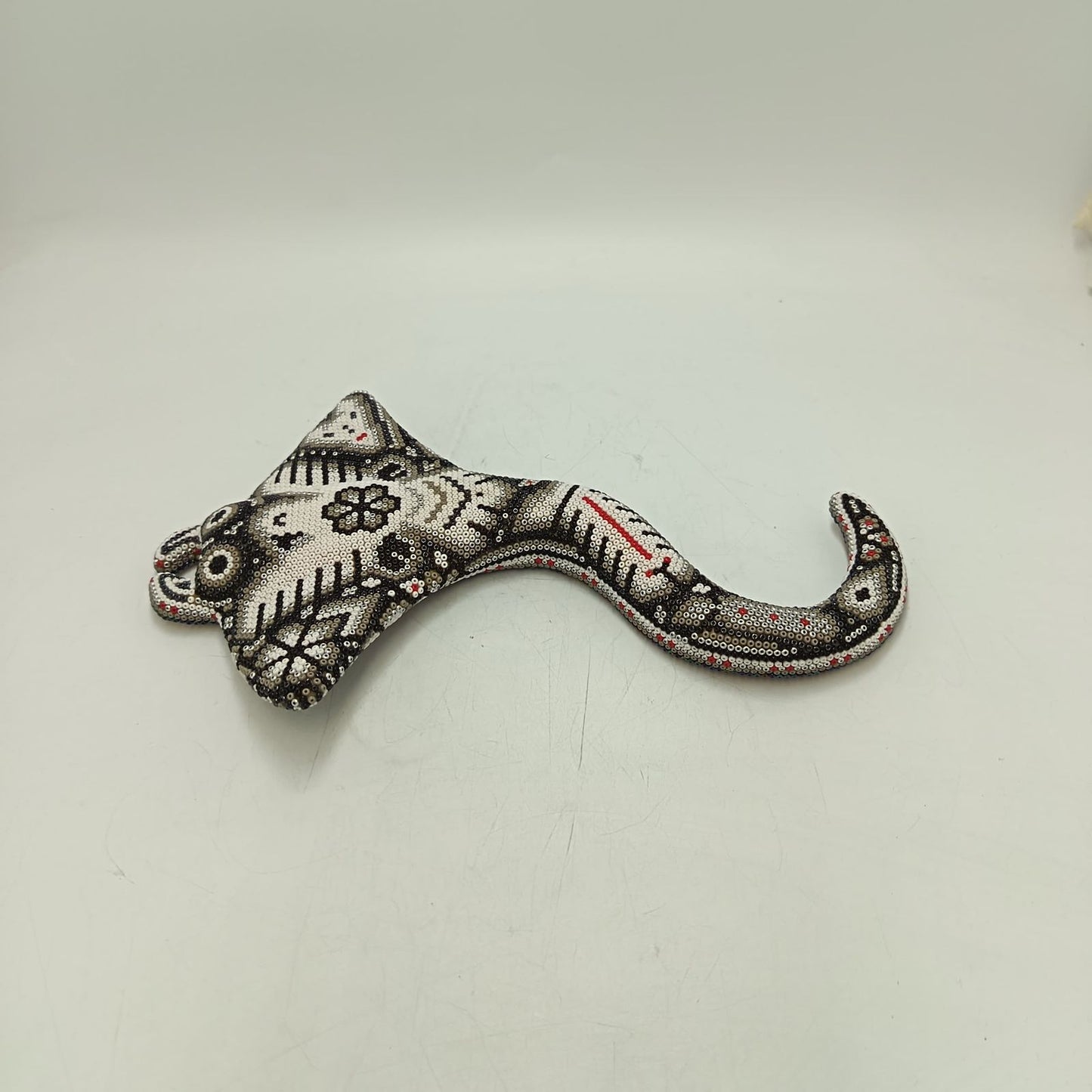 Mexican Huichol Hand Beaded Art, Stingray By Isandro Villa Lopez PP9236