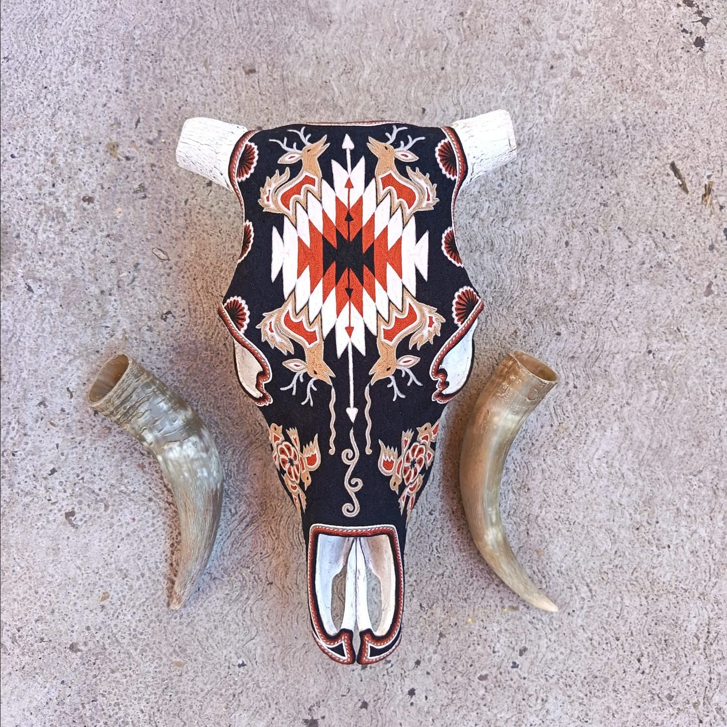 Yarn Painting Huichol Mexican Folk Art, Bull Skull By Samuel Hernandez PP9244