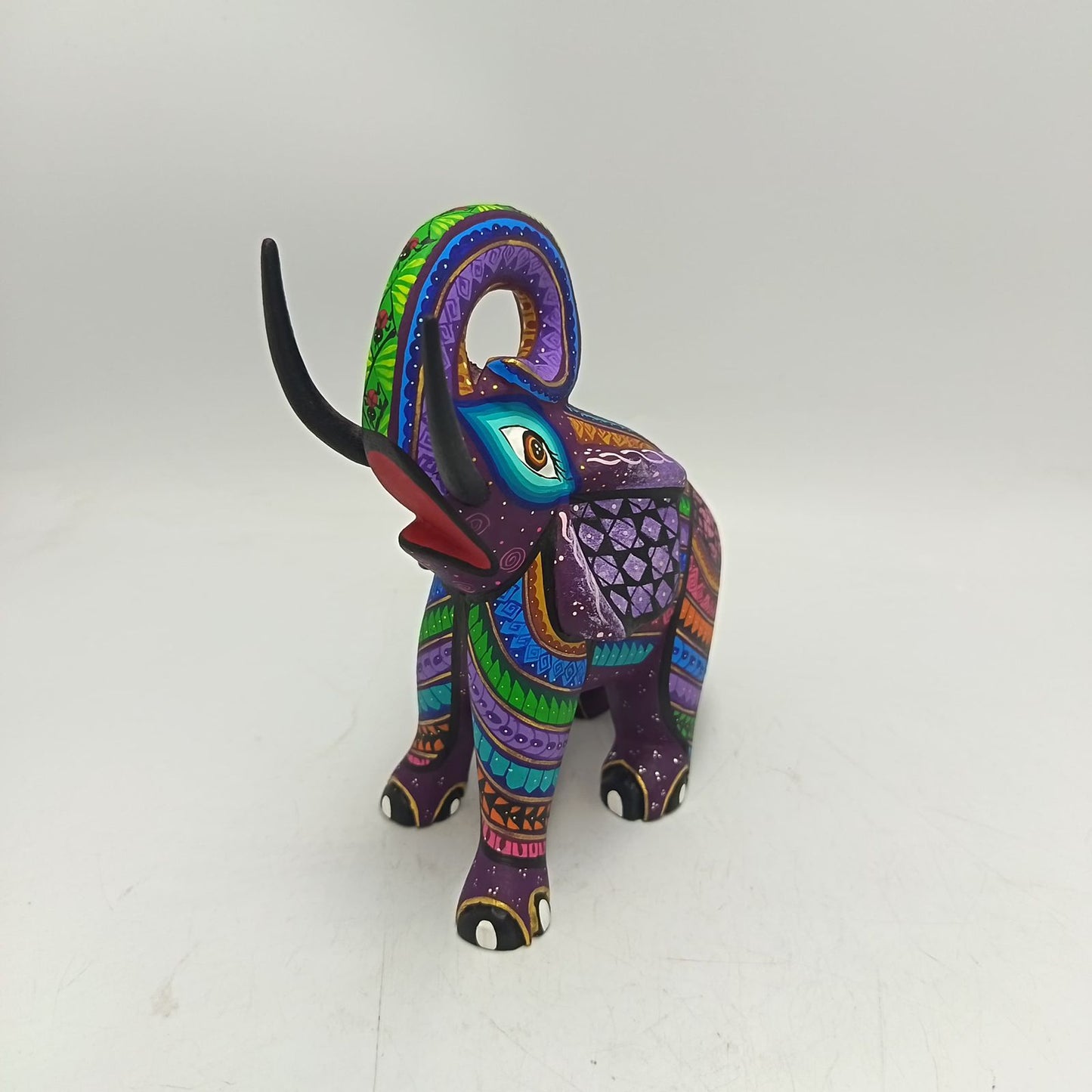 Mexican Oaxacan Wood Carving Elephant By Ivan Fuentes PP9356