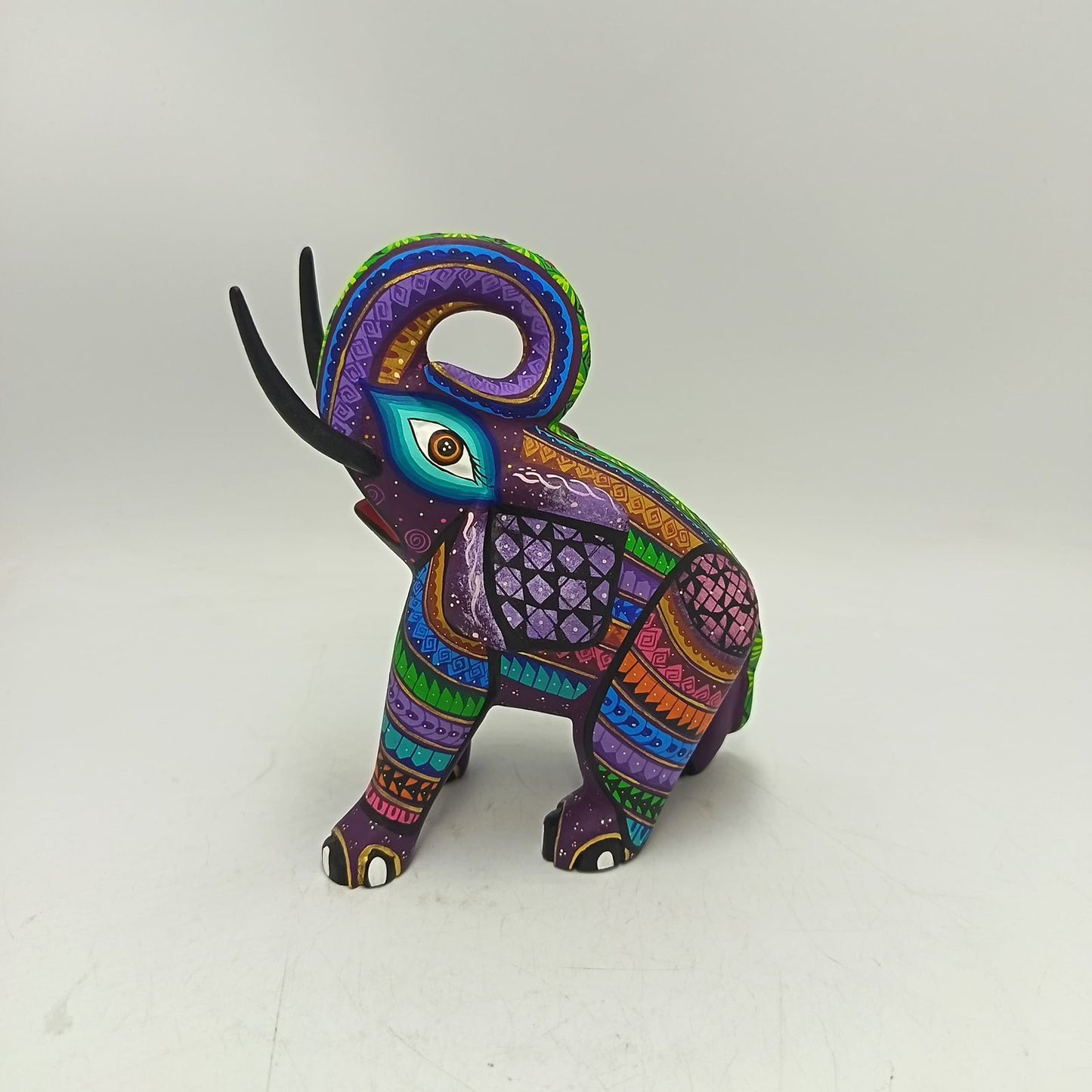 Mexican Oaxacan Wood Carving Elephant By Ivan Fuentes PP9356