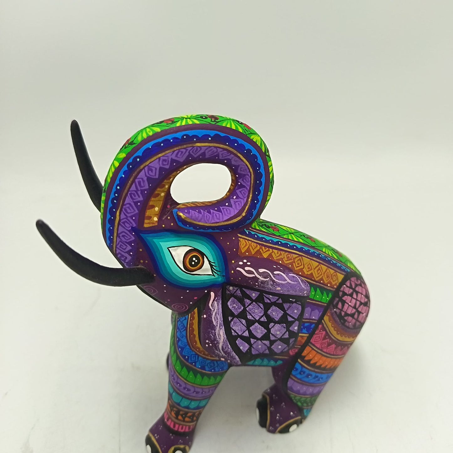 Mexican Oaxacan Wood Carving Elephant By Ivan Fuentes PP9356