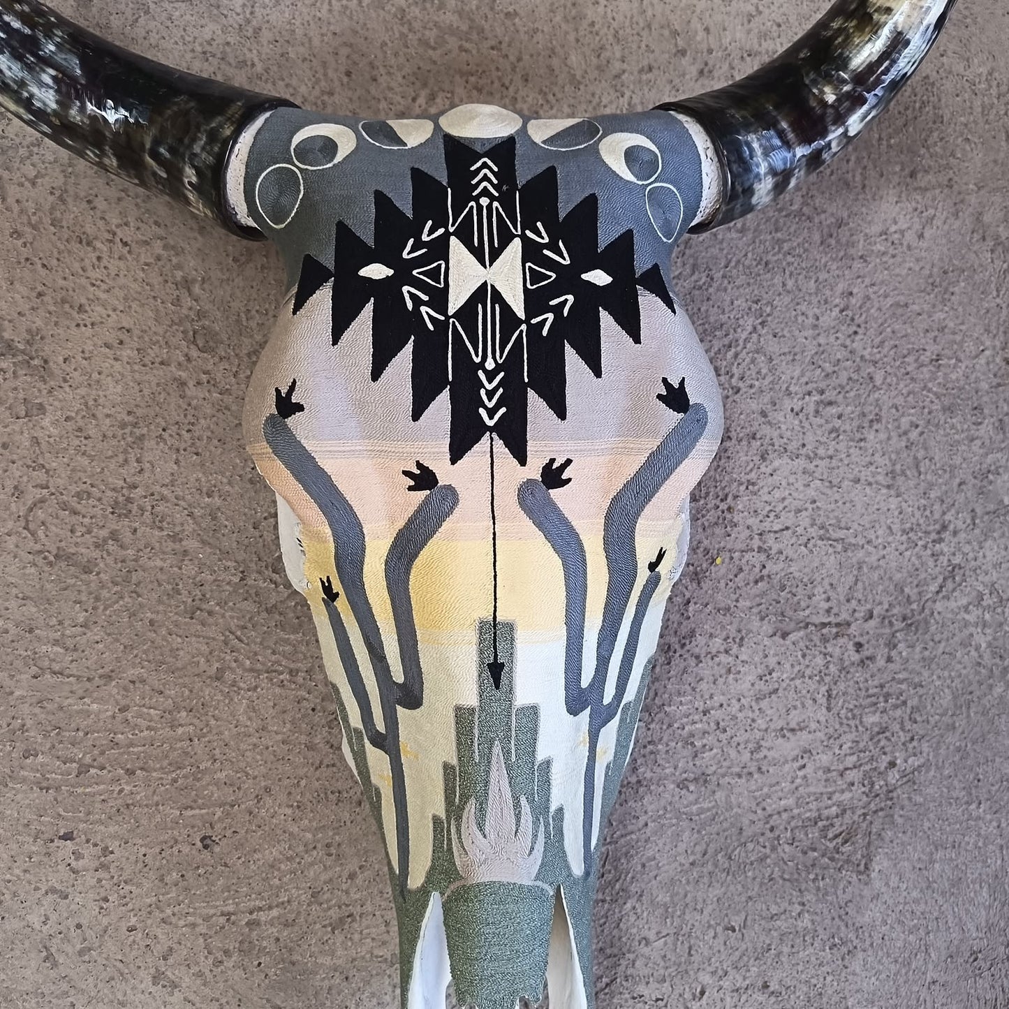 Mexican Folk Art Huichol Yarn Painting on Bull Skull By Alfredo Meraz Reyna PP9419