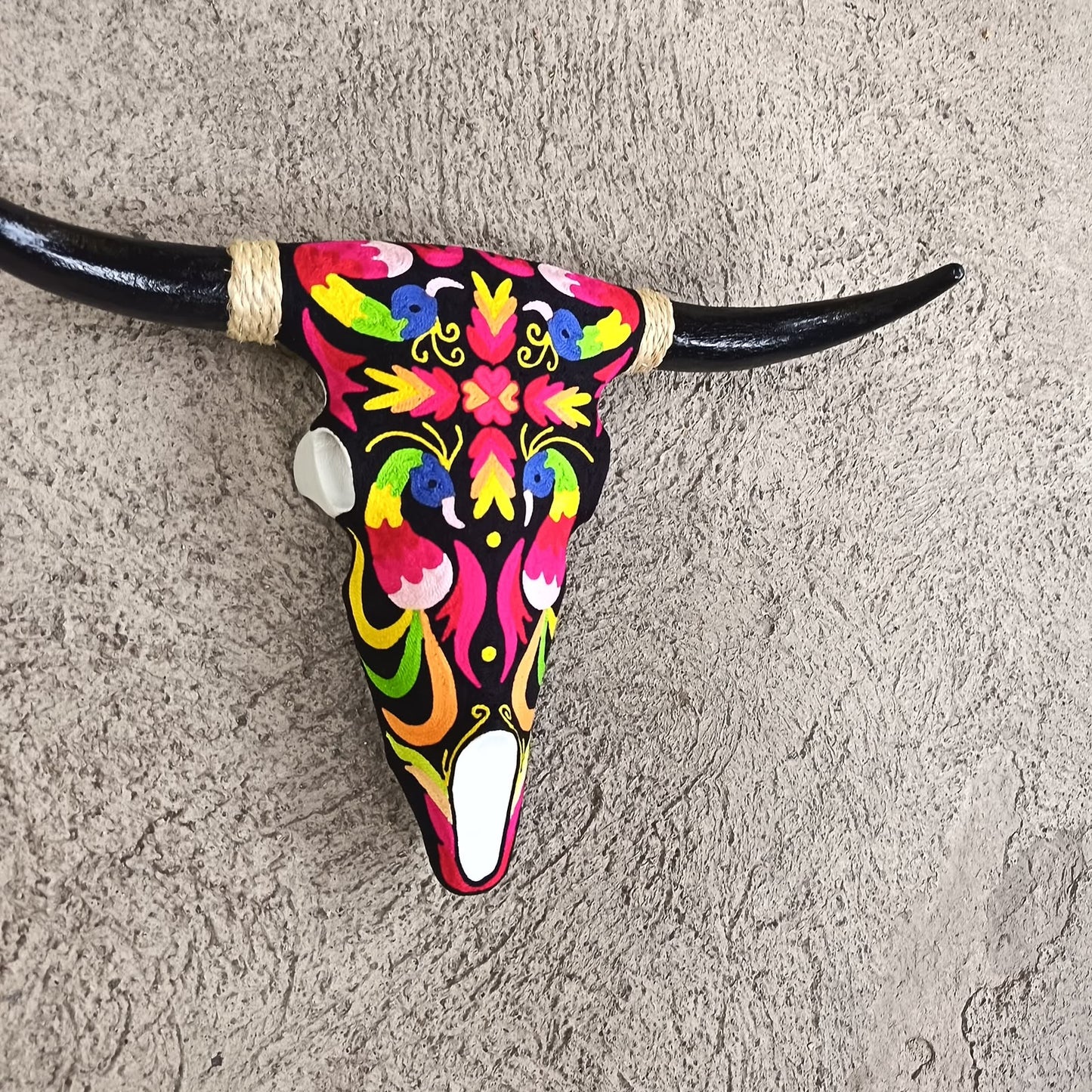 Mexican Folk Art Huichol Yarn Painting on Bull Skull By Alfredo Meraz Reyna PP9496