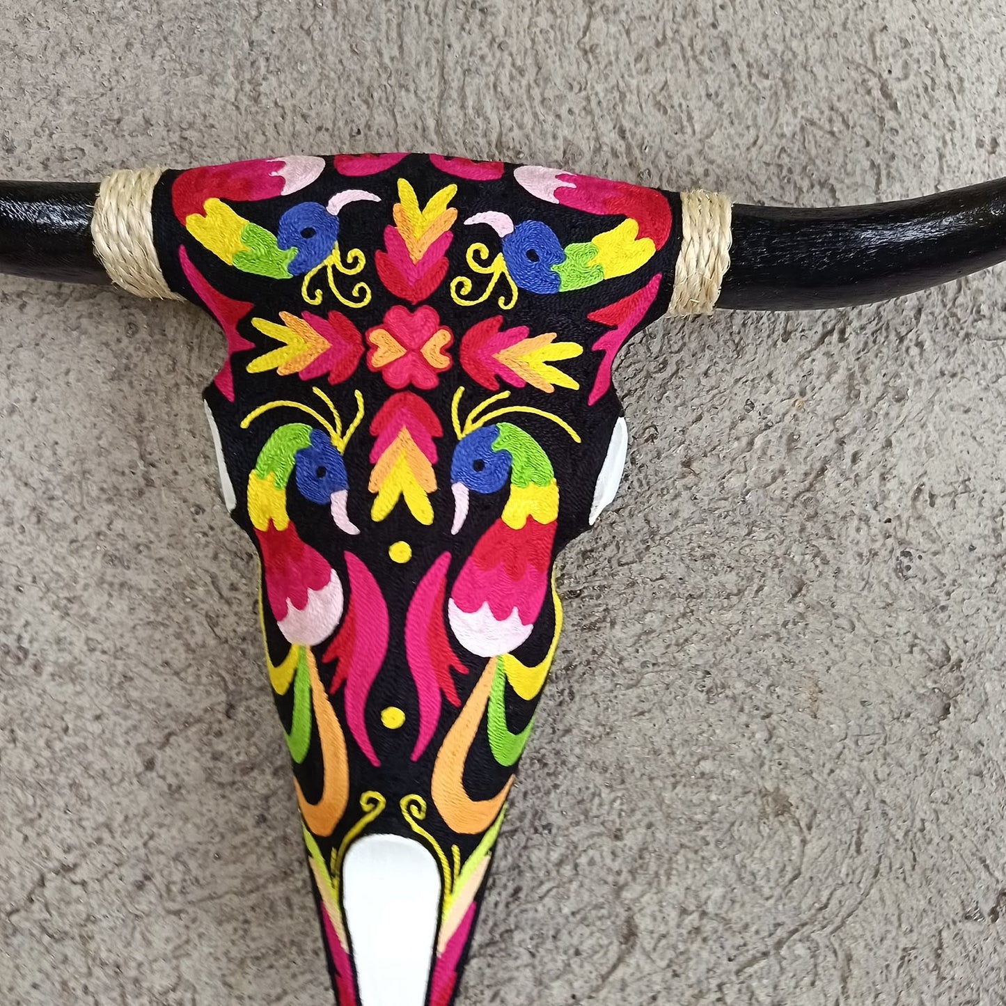 Mexican Folk Art Huichol Yarn Painting on Bull Skull By Alfredo Meraz Reyna PP9496