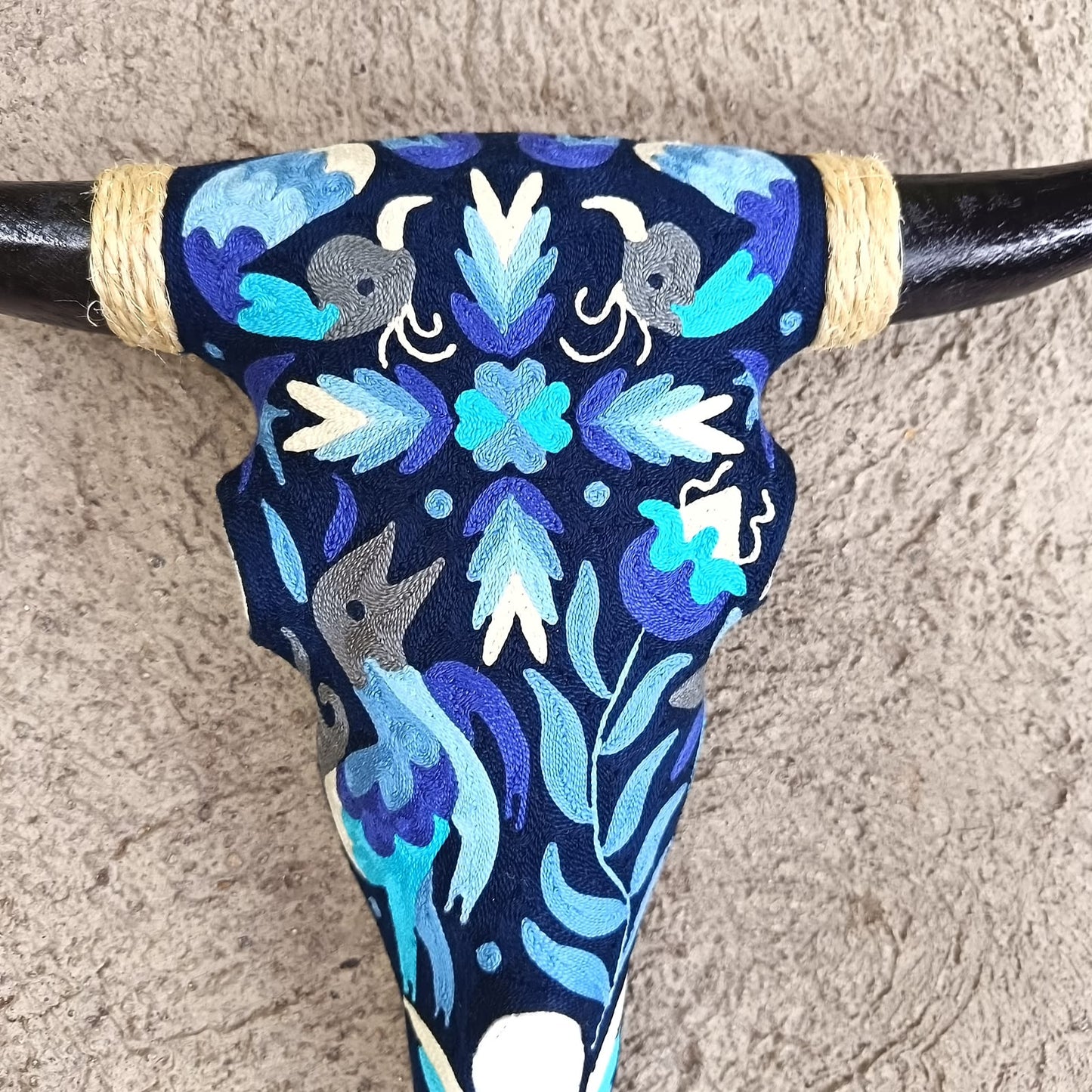 Mexican Folk Art Huichol Yarn Painting on Bull Skull By Alfredo Meraz Reyna PP9497