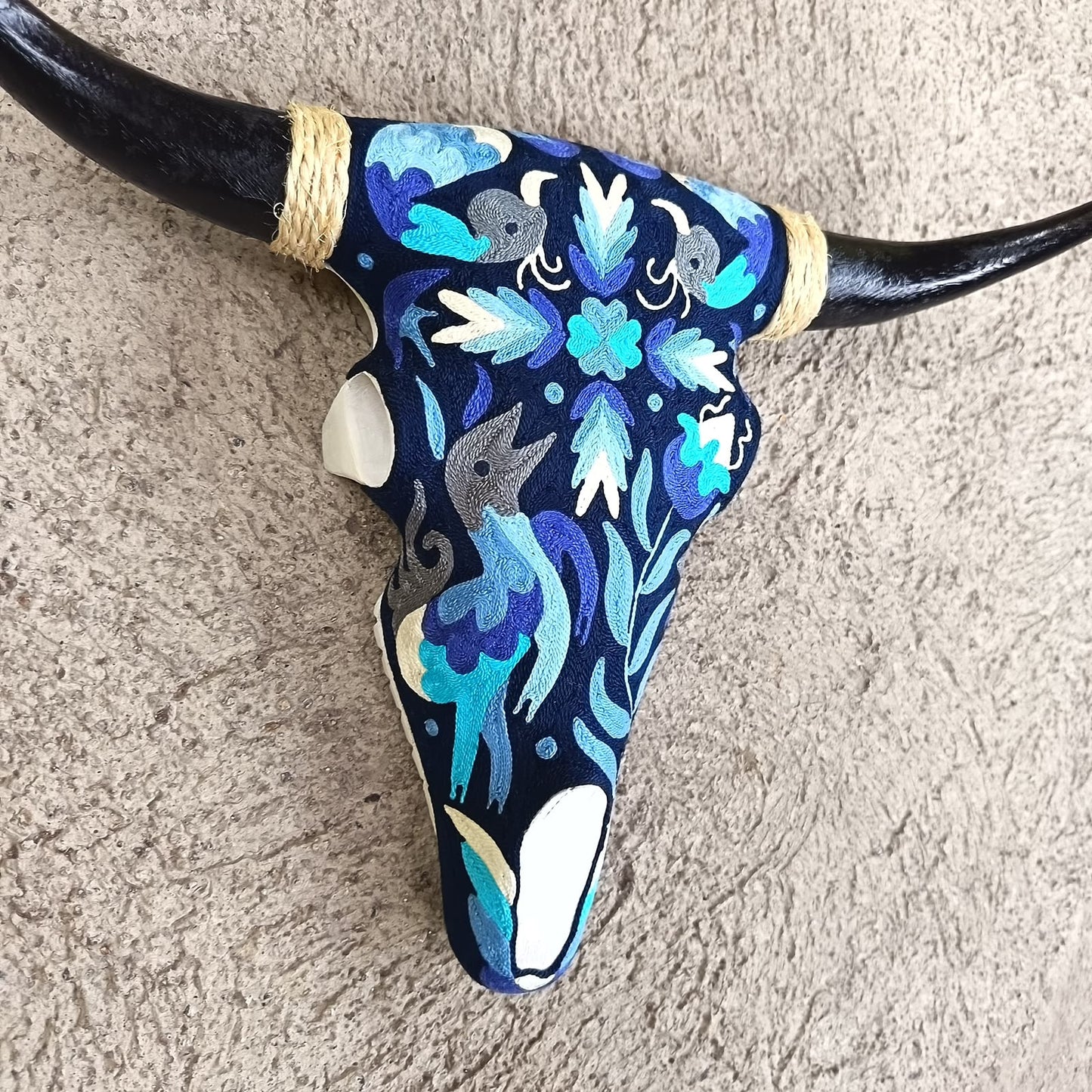 Mexican Folk Art Huichol Yarn Painting on Bull Skull By Alfredo Meraz Reyna PP9497