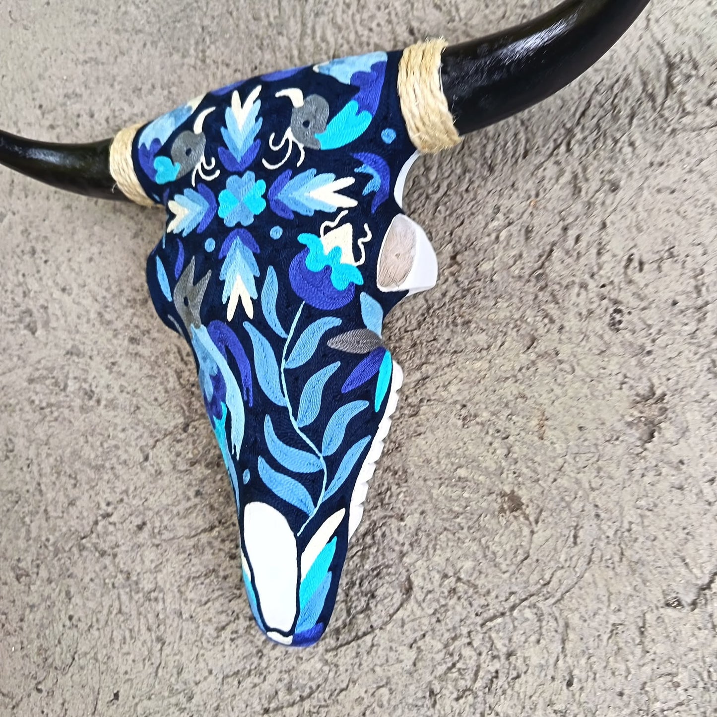 Mexican Folk Art Huichol Yarn Painting on Bull Skull By Alfredo Meraz Reyna PP9497