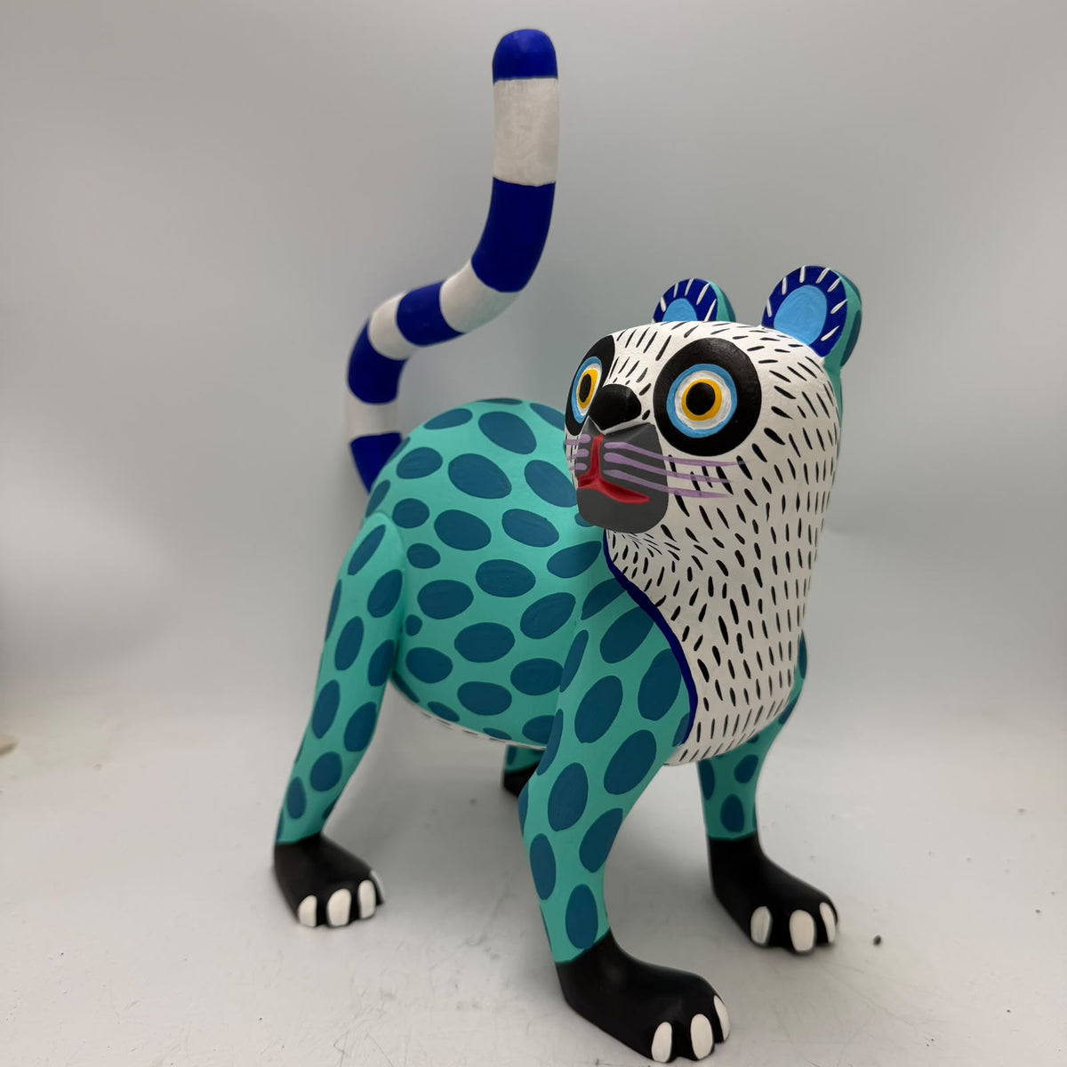 Oaxacan Wood Carving Hand Made, Lemur By Armando Jimenez  PP9622