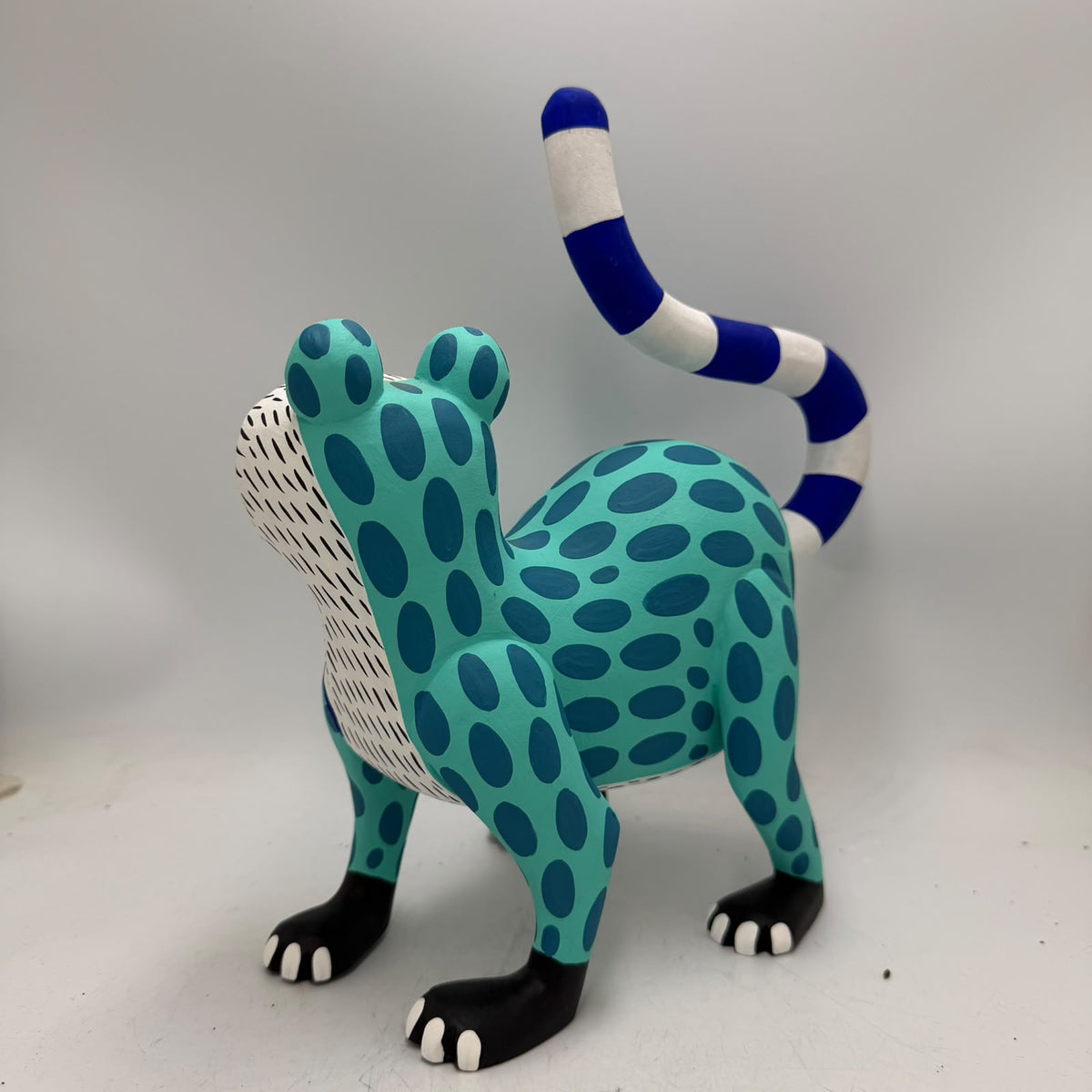 Oaxacan Wood Carving Hand Made, Lemur By Armando Jimenez  PP9622