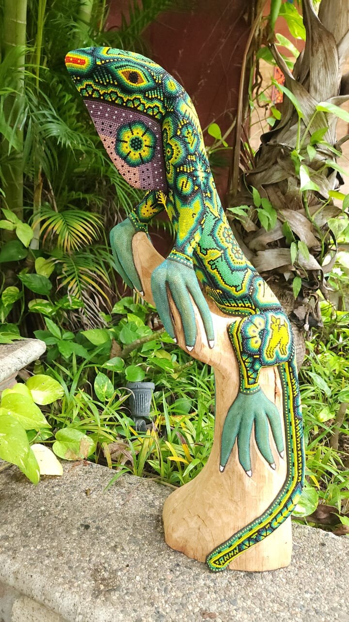 Mexican Folk Art Huichol Beaded Iguana by Isandro Villa Lopez PP6015