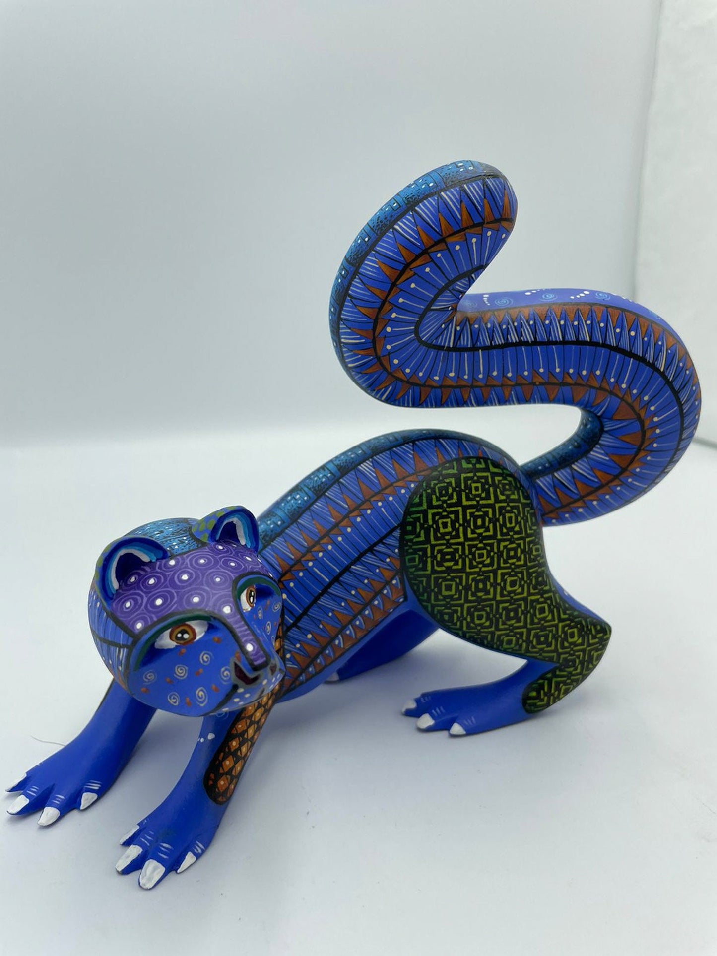 Magnificent Oaxacan Wood Carving Otter By Javier y Maria Jimenez