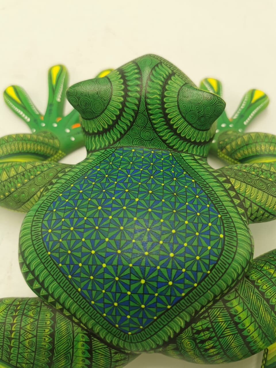 Oaxacan Wood Carving Frog by Manuel Cruz Prudencio PP3991